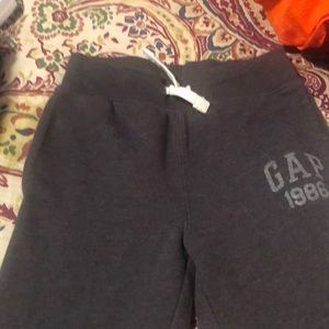 Gap jogging pants